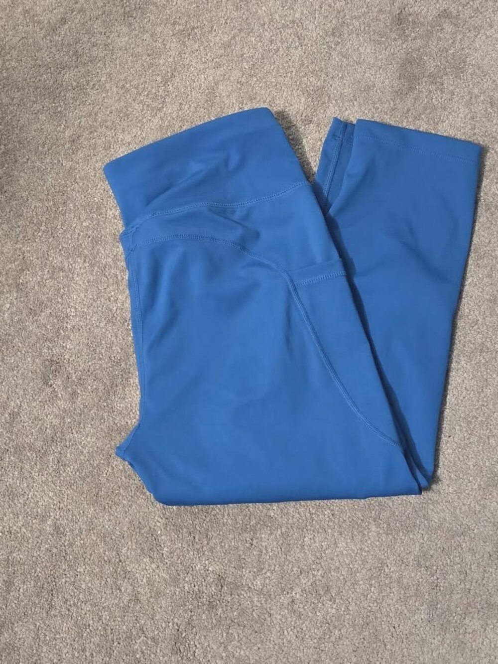 Capri – NWOT – Blue 20” Inseam – Size M